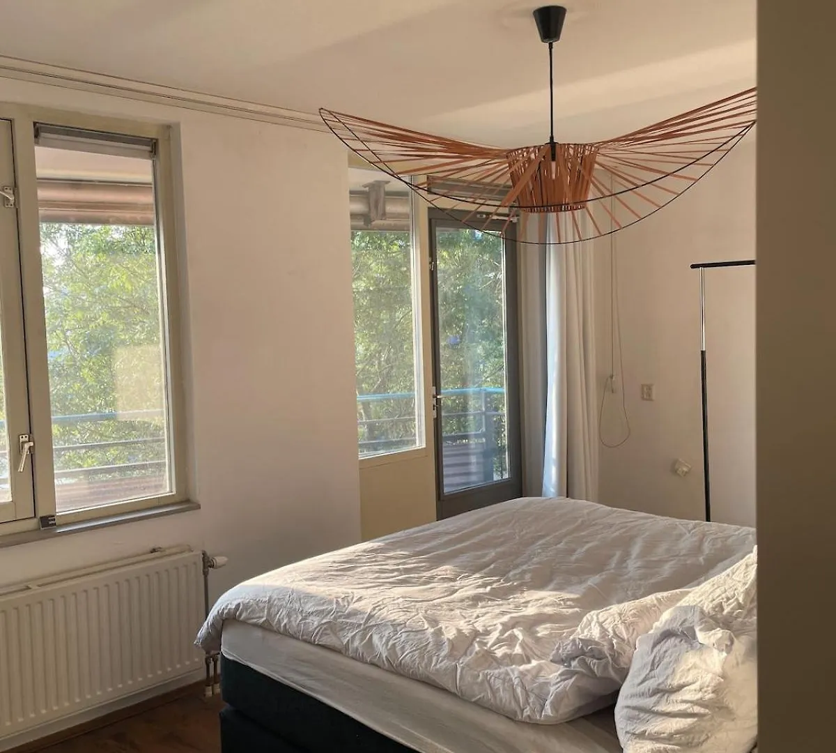 Large West Amsterdam Apartment With Balcony